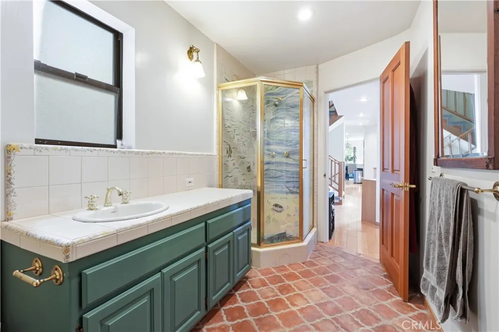 21425 Sawpit Canyon Road Cedarpines Park, CA 92322