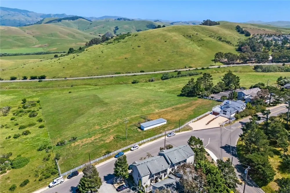 2786 Eton Road Cambria, CA 93428