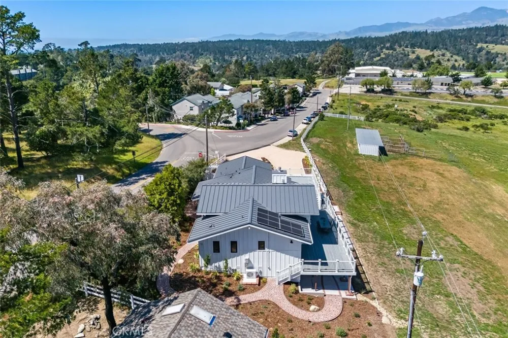 2786 Eton Road Cambria, CA 93428