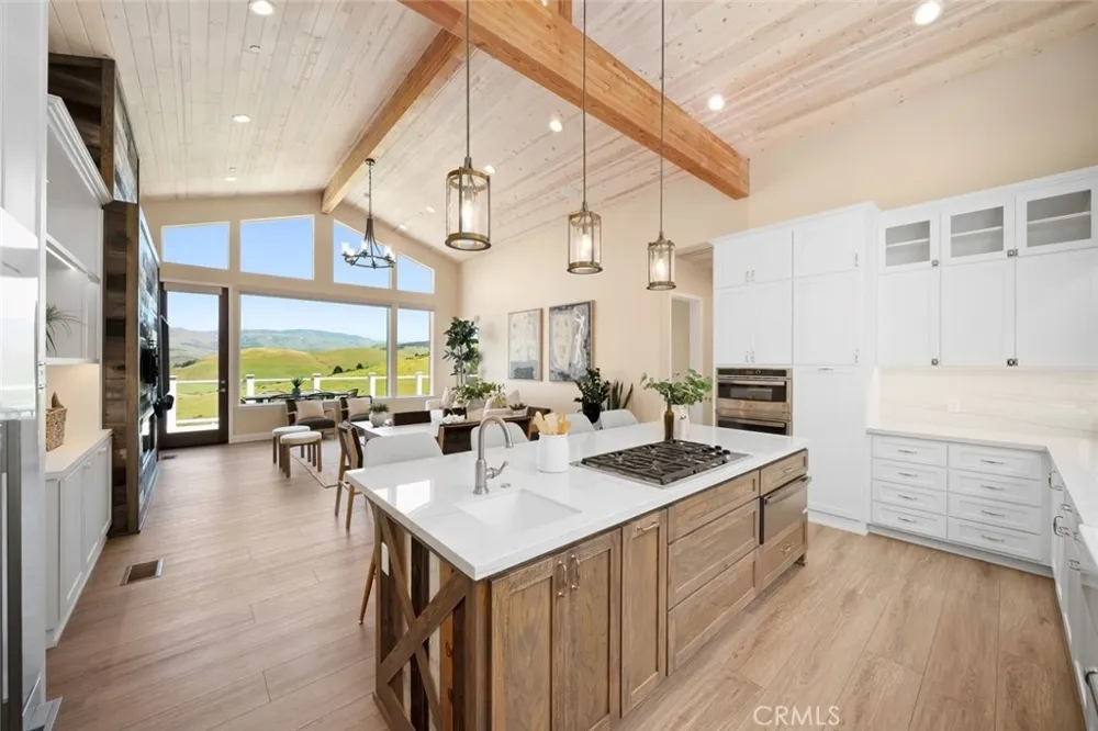 2786 Eton Road Cambria, CA 93428