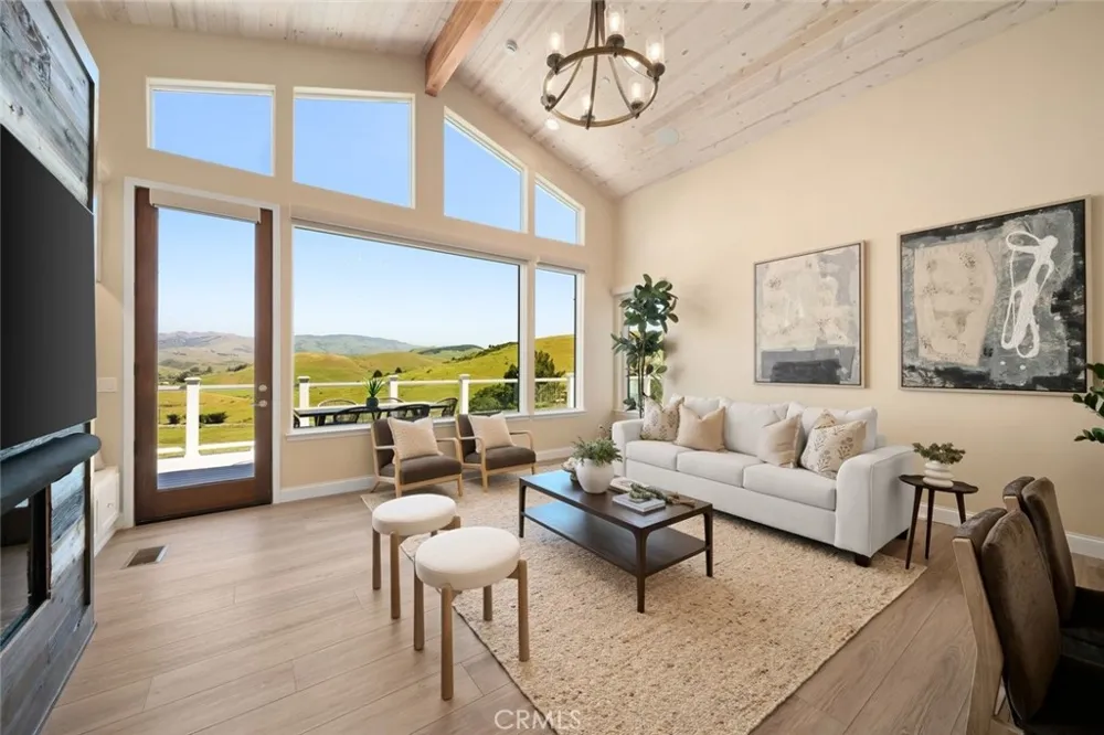 2786 Eton Road Cambria, CA 93428