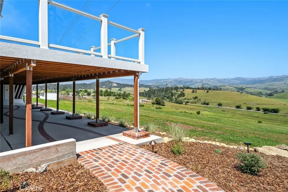 2786 Eton Road Cambria, CA 93428