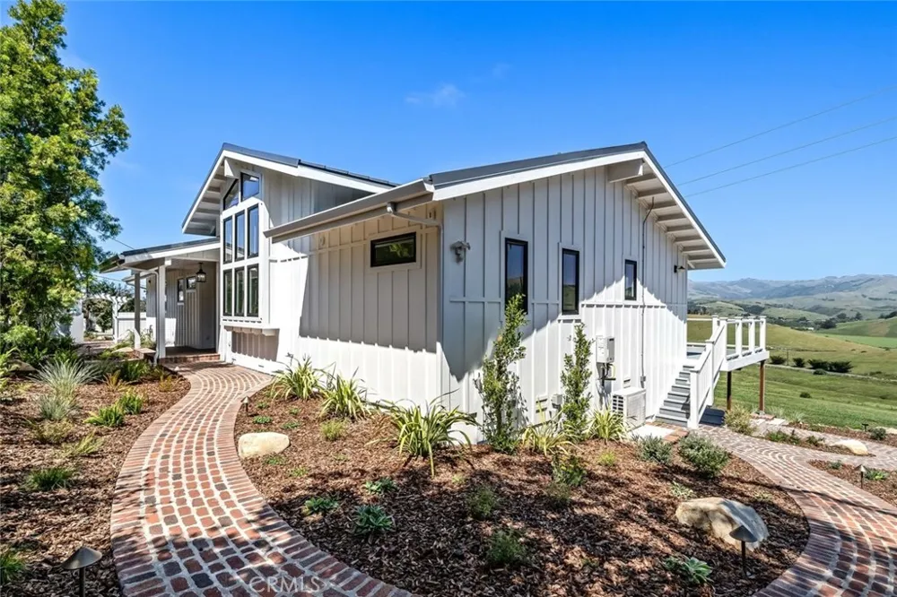 2786 Eton Road Cambria, CA 93428