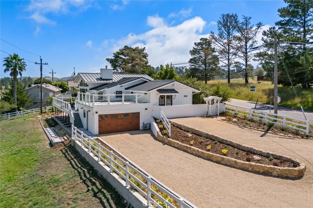 2786 Eton Road Cambria, CA 93428