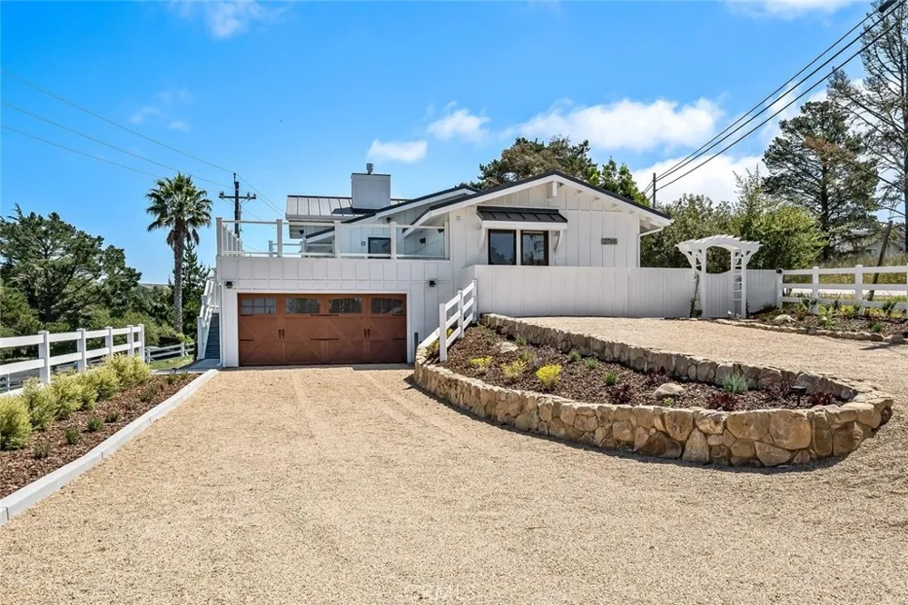 2786 Eton Road Cambria, CA 93428