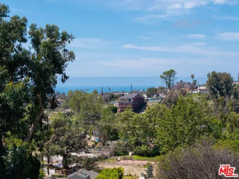 1025 Las Pulgas Road