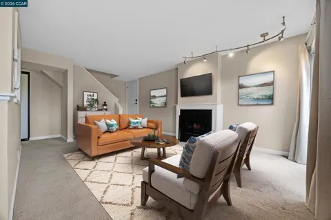 1810 Cole Ave #3