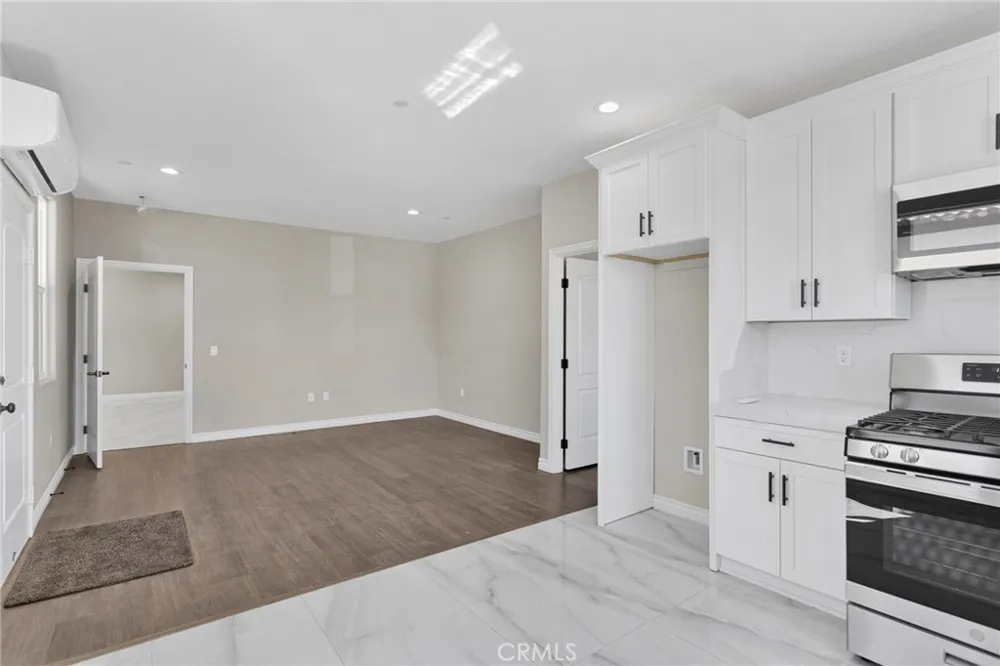 8534 Stockton Avenue Hesperia, CA 92344