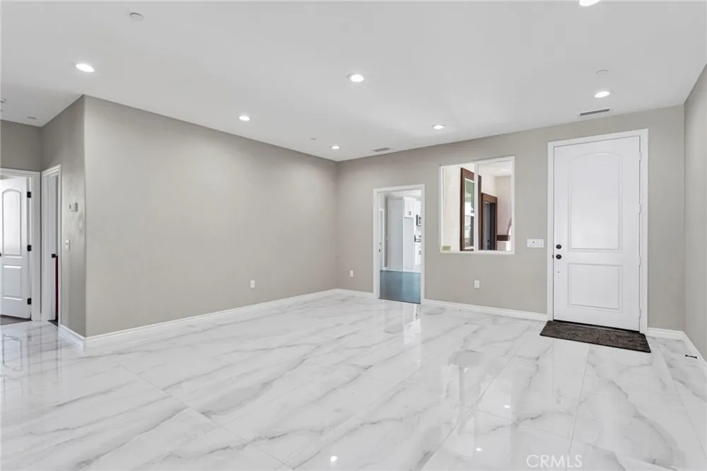 8534 Stockton Avenue Hesperia, CA 92344