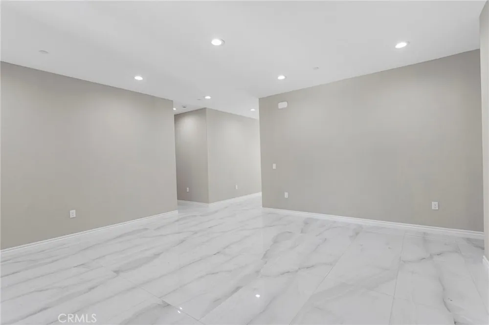 8534 Stockton Avenue Hesperia, CA 92344