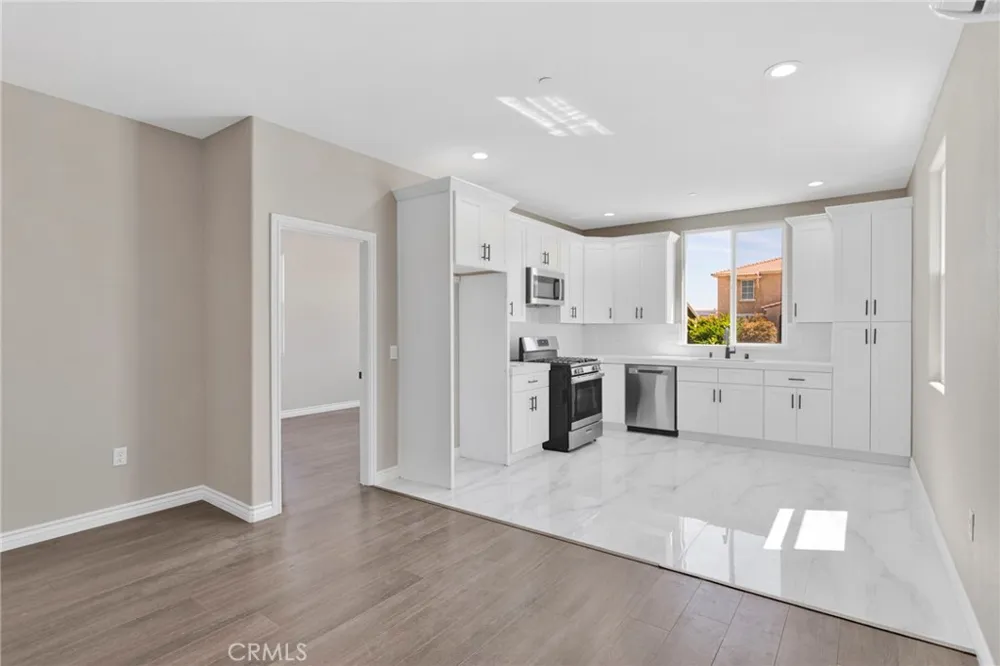 8534 Stockton Avenue Hesperia, CA 92344