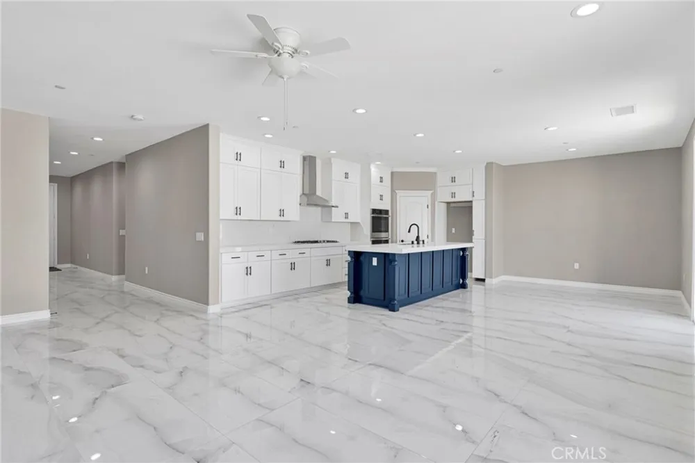8534 Stockton Avenue Hesperia, CA 92344