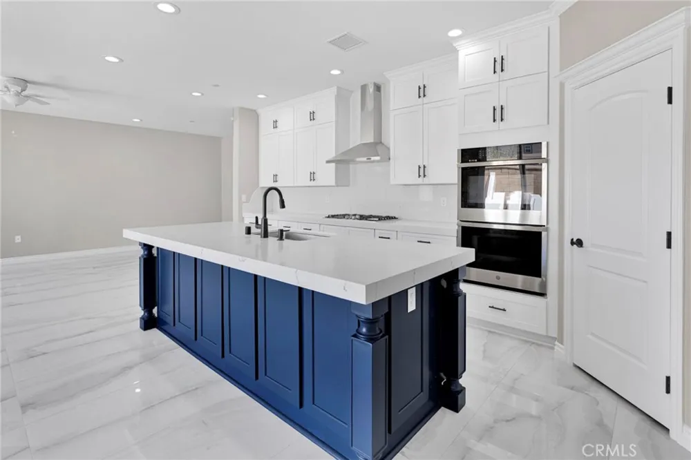 8534 Stockton Avenue Hesperia, CA 92344