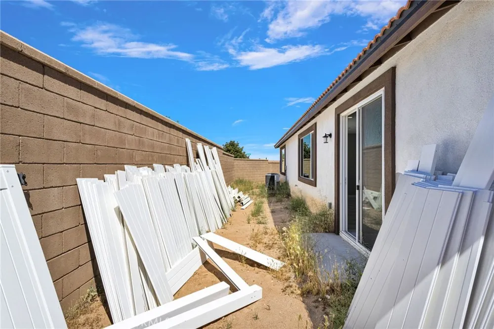8534 Stockton Avenue Hesperia, CA 92344