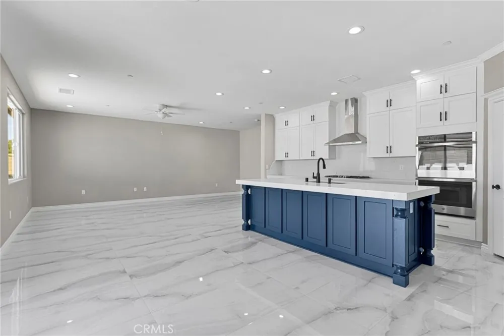 8534 Stockton Avenue Hesperia, CA 92344
