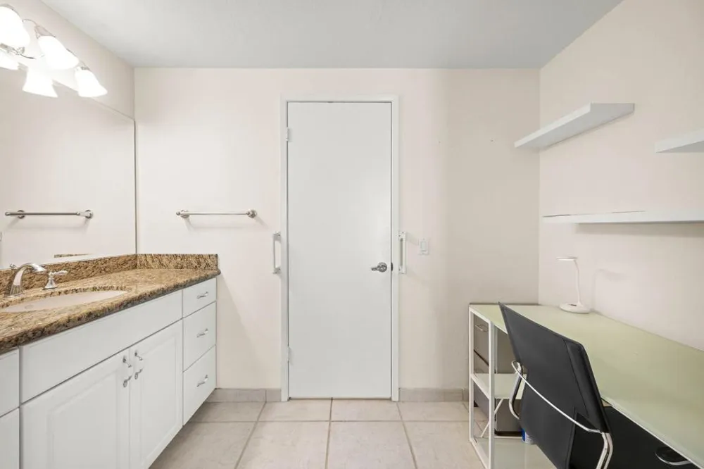 68390 Calle Barcelona Cathedral City, CA 92234