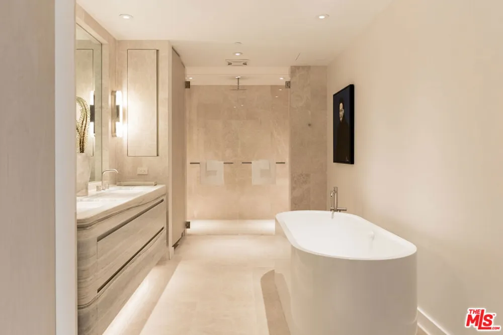 9200 Wilshire Blvd #201W Beverly Hills, CA 90212
