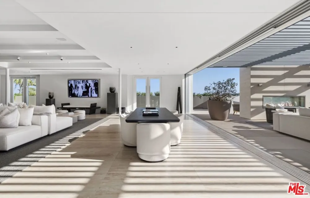 9200 Wilshire Blvd #201W Beverly Hills, CA 90212