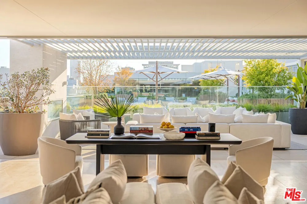 9200 Wilshire Blvd #201W Beverly Hills, CA 90212