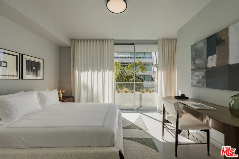 9200 Wilshire Blvd #201W Beverly Hills, CA 90212