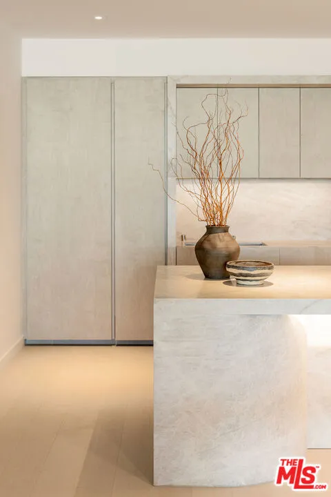 9200 Wilshire Blvd #201W Beverly Hills, CA 90212