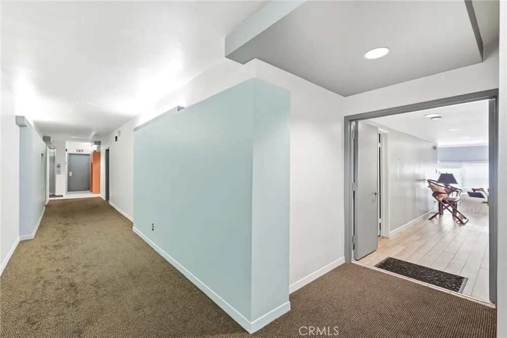 4807 Woodley Avenue #303 Encino, CA 91436