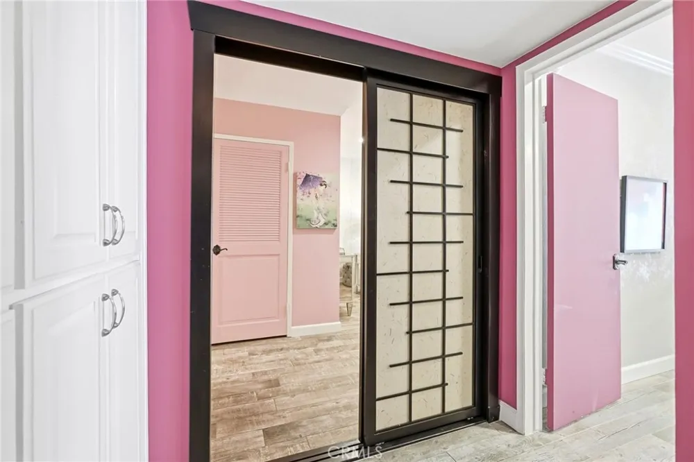 4807 Woodley Avenue #303 Encino, CA 91436