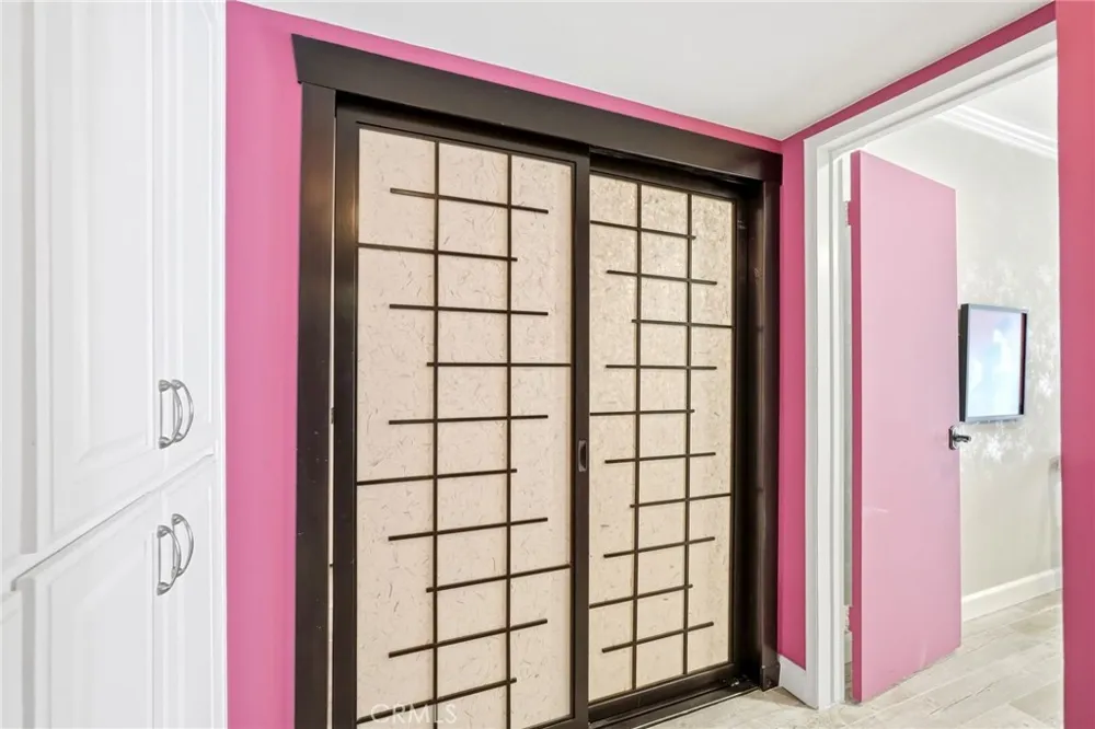 4807 Woodley Avenue #303 Encino, CA 91436
