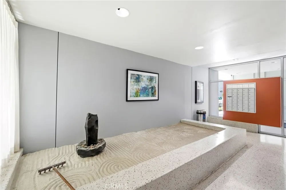4807 Woodley Avenue #303 Encino, CA 91436