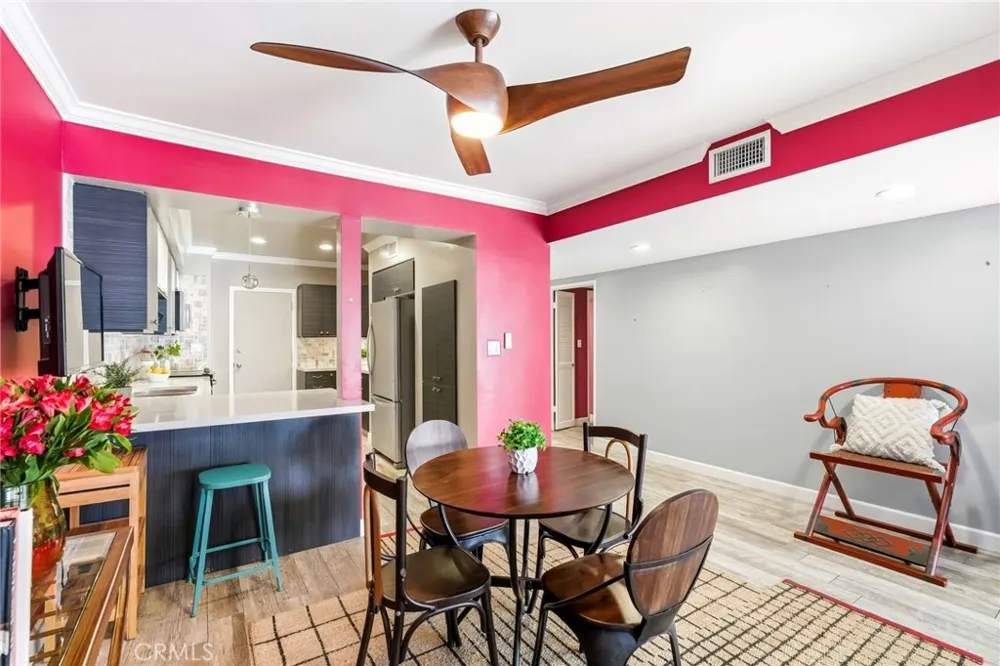 4807 Woodley Avenue #303 Encino, CA 91436