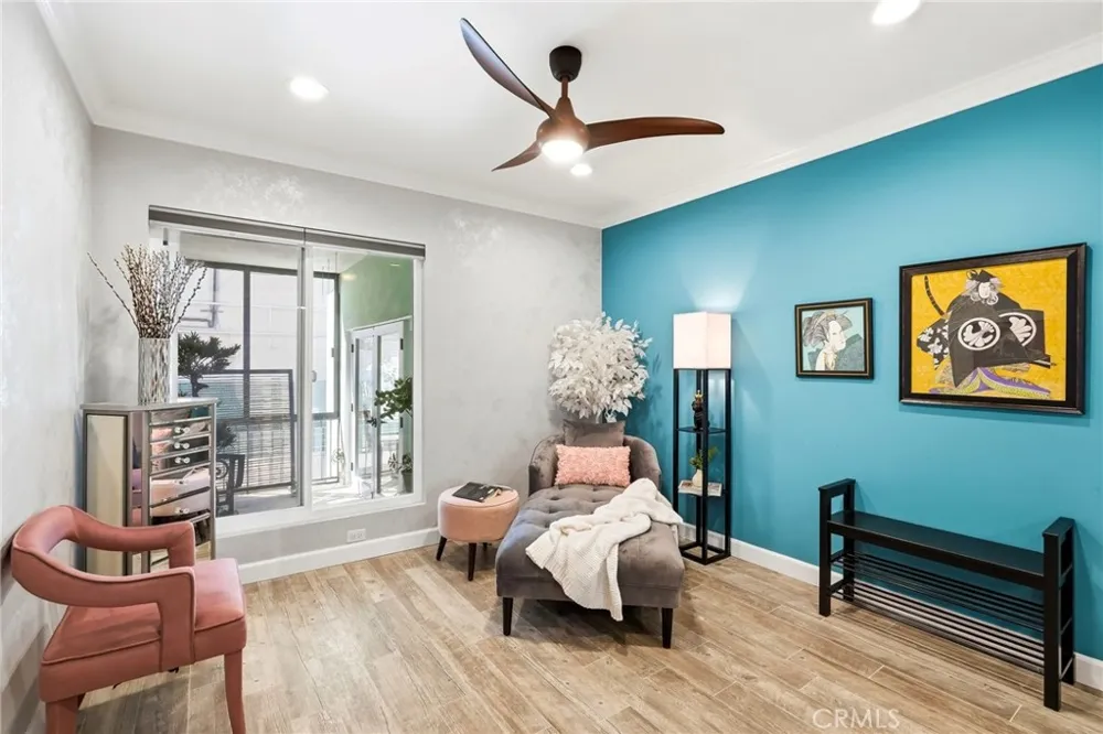4807 Woodley Avenue #303 Encino, CA 91436