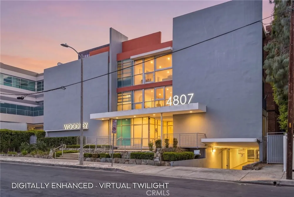 4807 Woodley Avenue #303 Encino, CA 91436