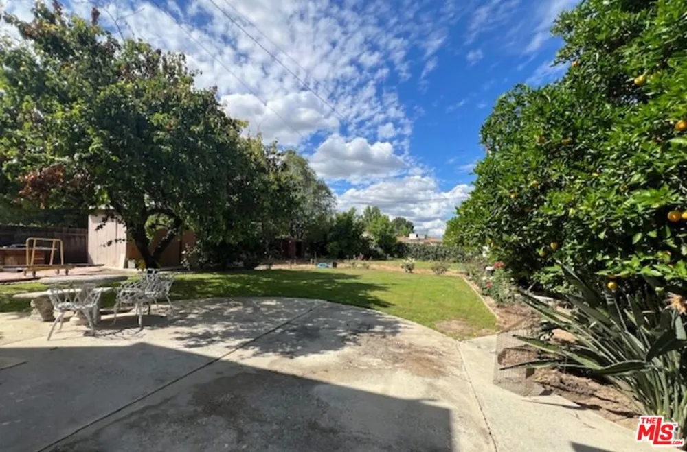 17355 Lemac Street Northridge, CA 91325