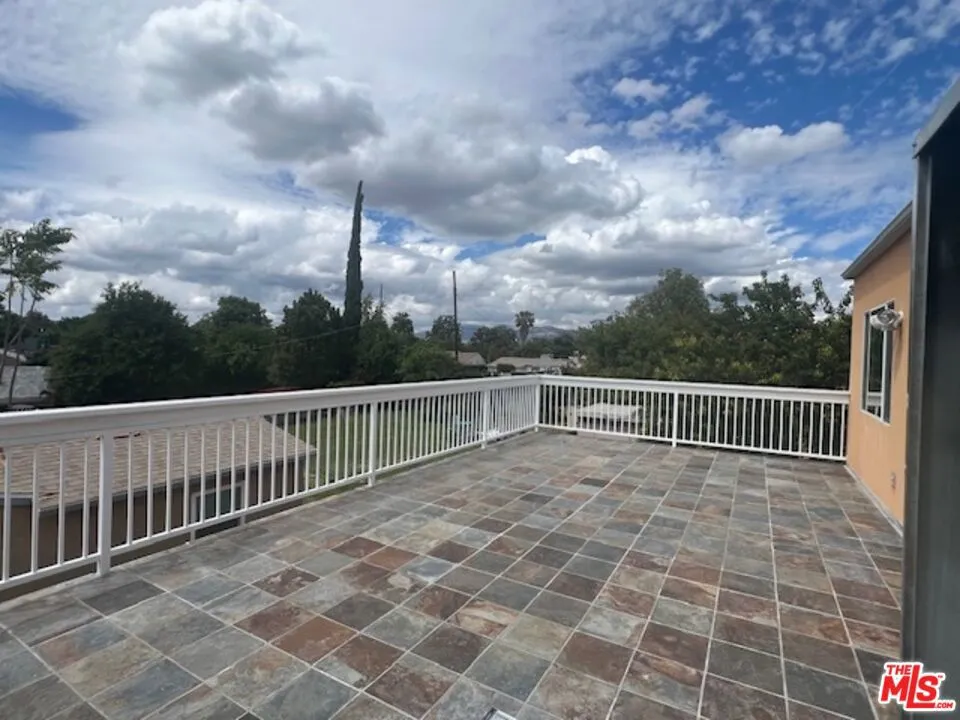 17355 Lemac Street Northridge, CA 91325