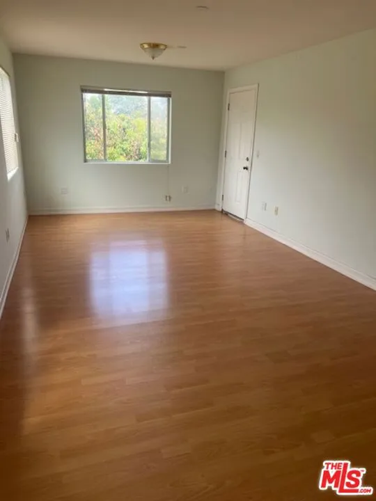 17355 Lemac Street Northridge, CA 91325