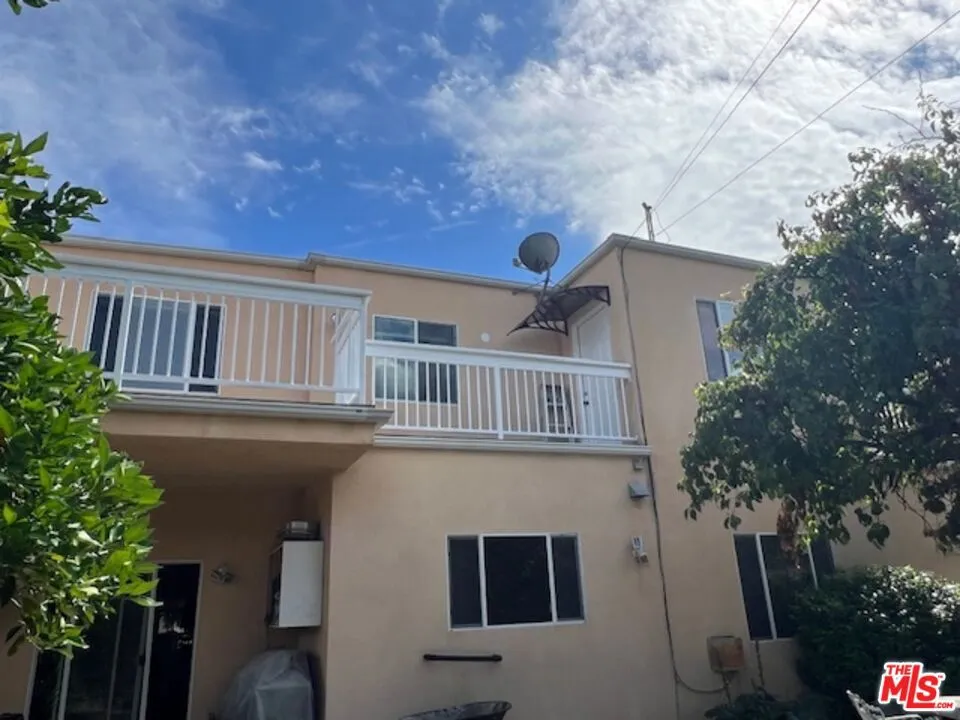 17355 Lemac Street Northridge, CA 91325