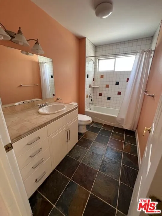 17355 Lemac Street Northridge, CA 91325