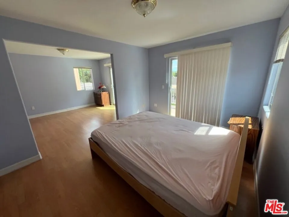 17355 Lemac Street Northridge, CA 91325