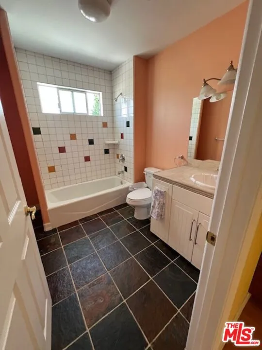 17355 Lemac Street Northridge, CA 91325