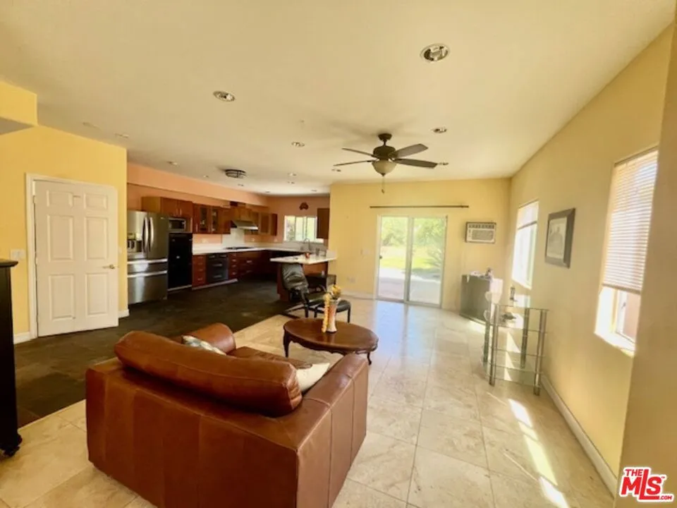 17355 Lemac Street Northridge, CA 91325