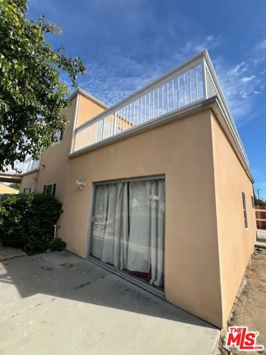 17355 Lemac Street Northridge, CA 91325
