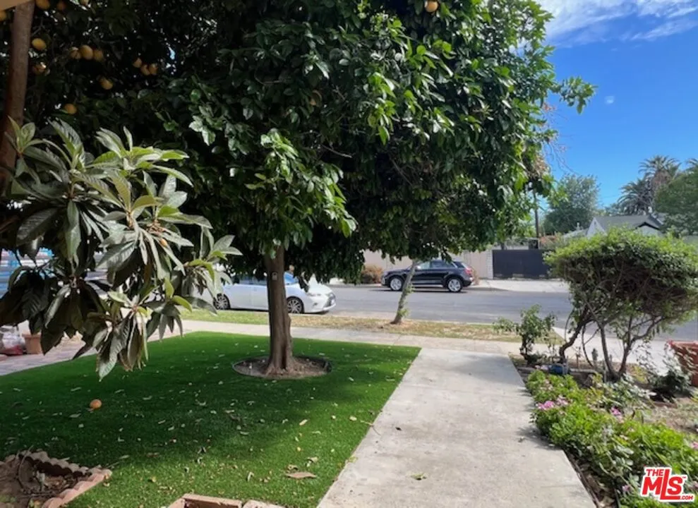 17355 Lemac Street Northridge, CA 91325