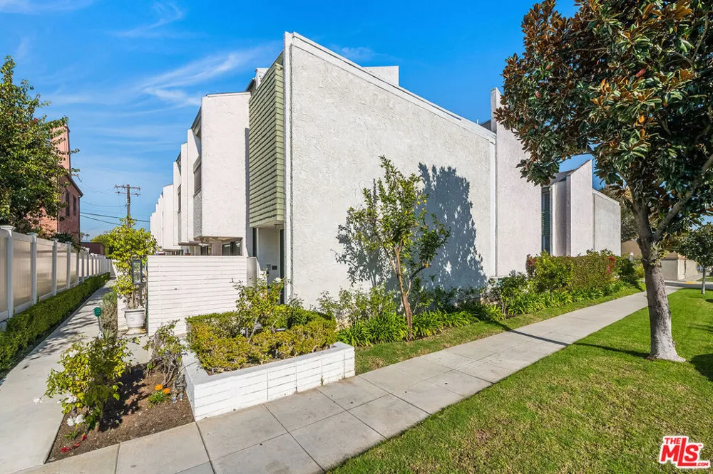 9507 W Olympic Boulevard Beverly Hills, CA 90212