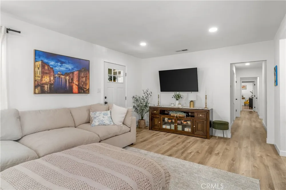 2055 E Nord Compton, CA 90222