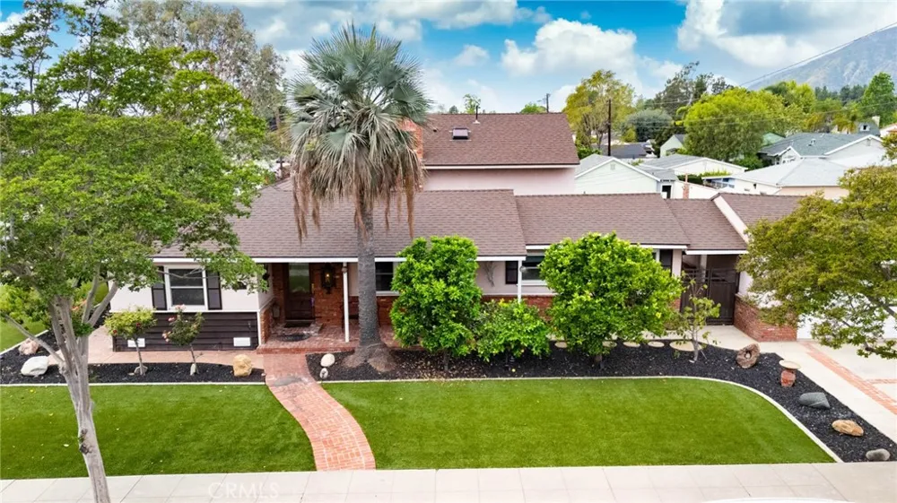 307 11th Azusa, CA 91702