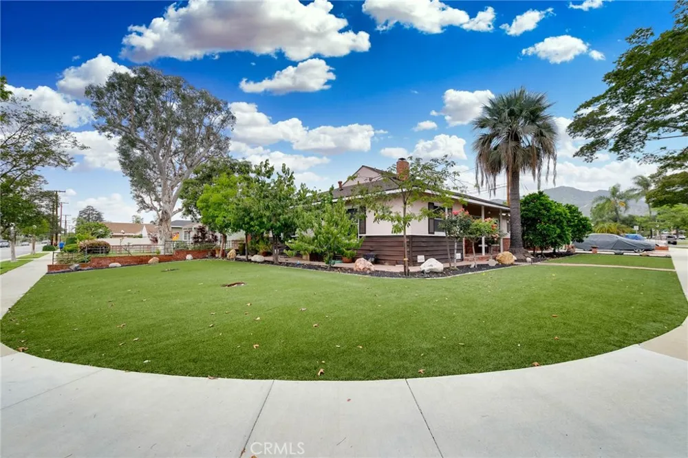 307 11th Azusa, CA 91702