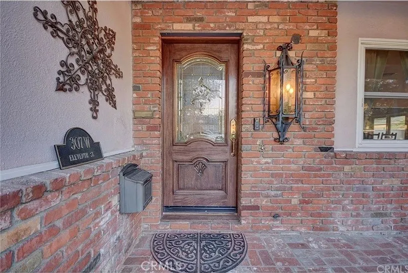 307 11th Azusa, CA 91702