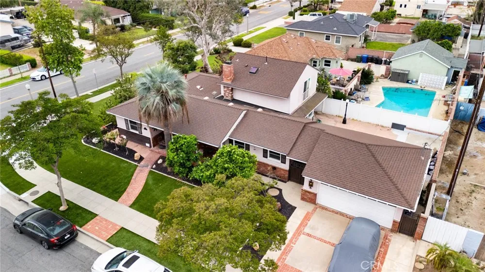 307 11th Azusa, CA 91702
