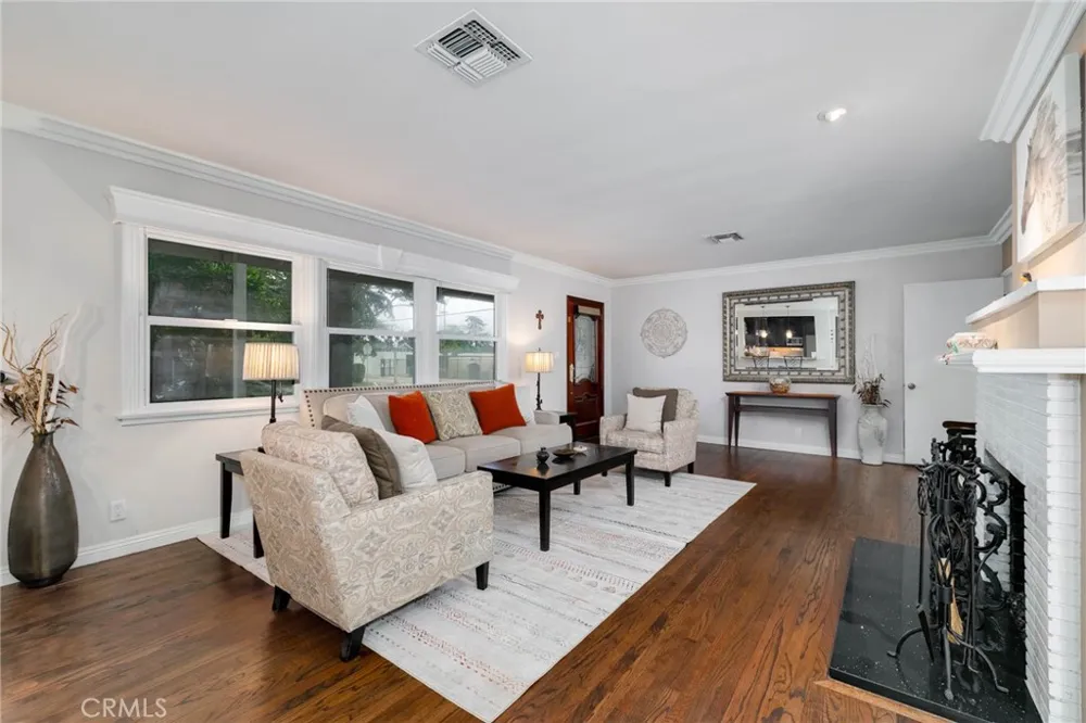 307 11th Azusa, CA 91702