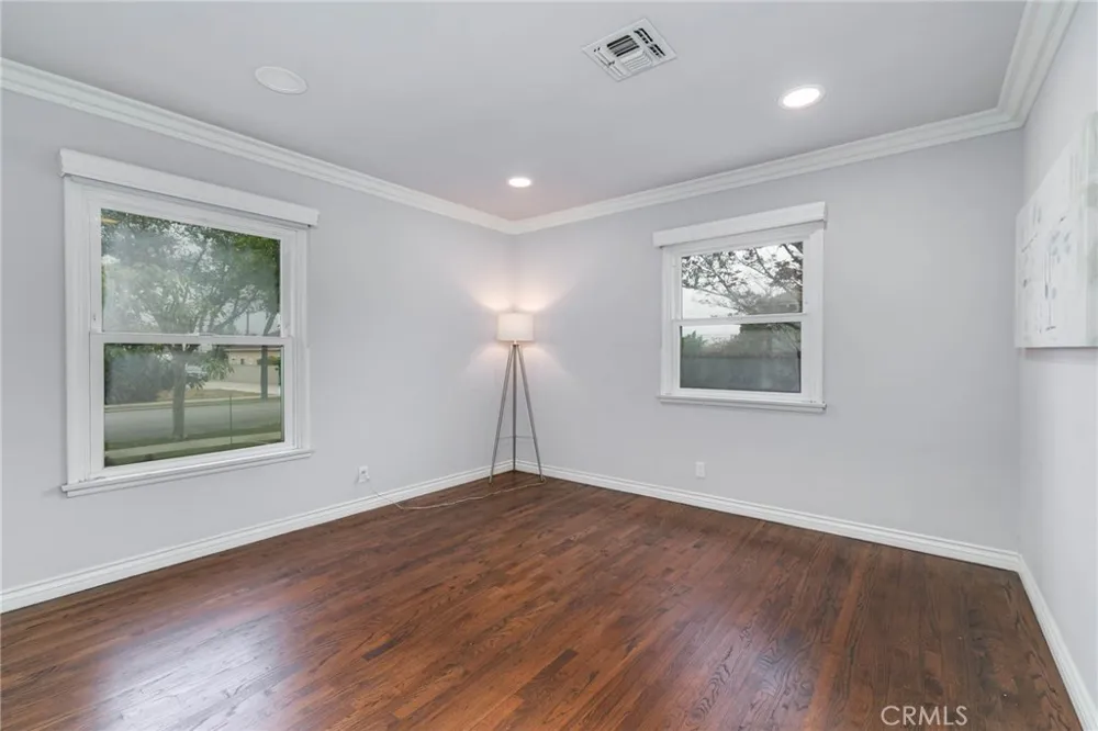 307 11th Azusa, CA 91702